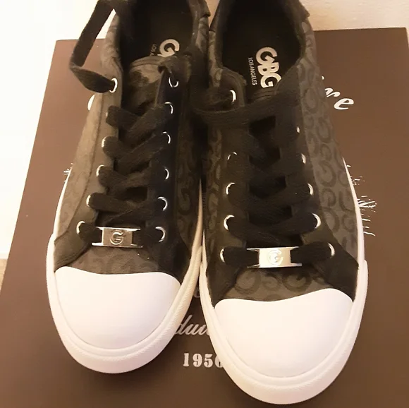 Guess Shoes Size 8 Canvas Monogram Sneakers NWOT - Picture 15 of 16